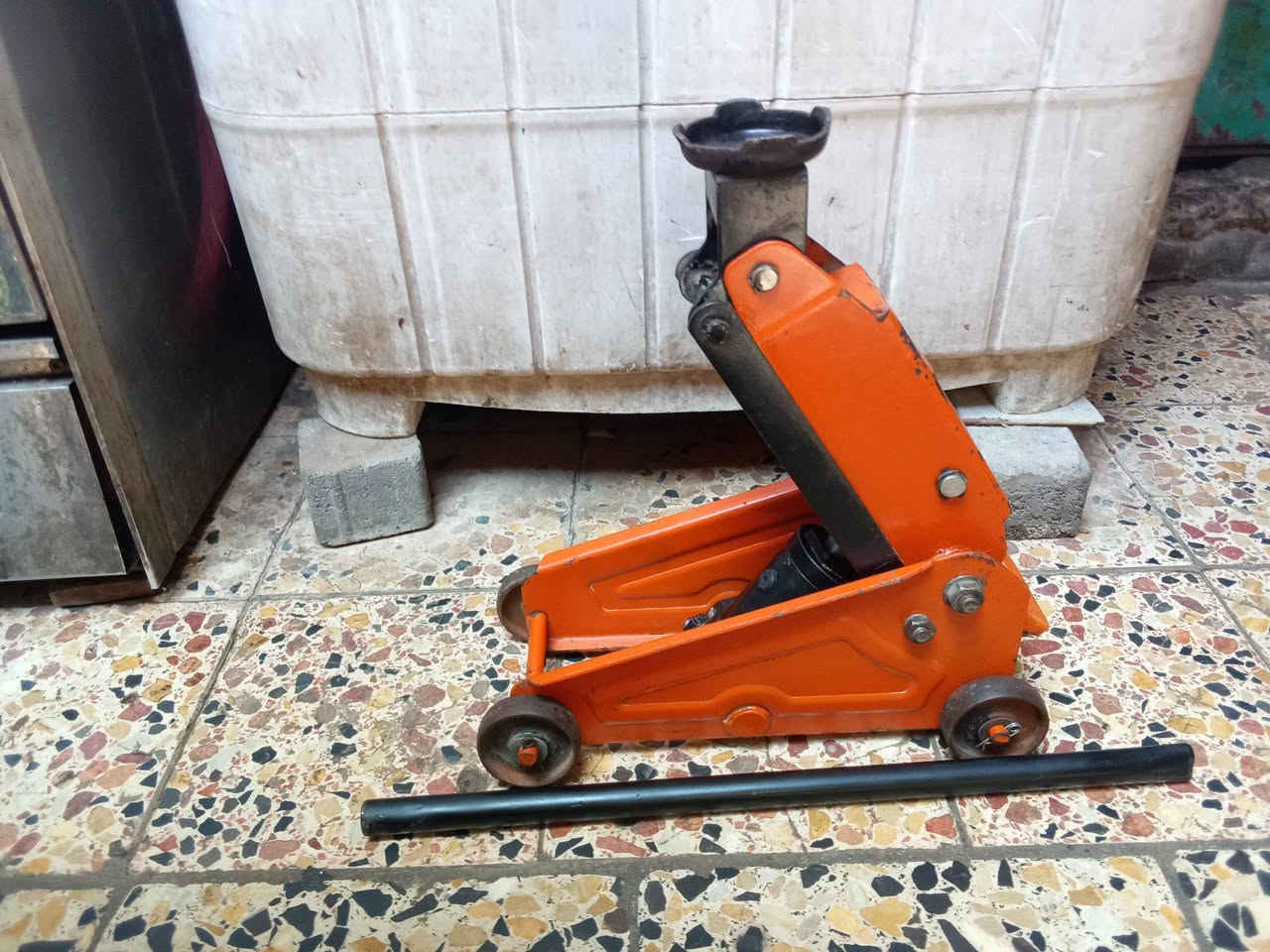 ⭕ يوجد توصيل لكافه المحافظات
اخوان لكثرة الطلبات على هذا النوع من الجك العربانه وفرته الكم اليوم نظيف ماتعبان شغال وعل الفحص اخو الجديد يتحمل 2 طن سعرة 35 الف مكاني بغداد
*********** 
تحياتي 🌺💖
