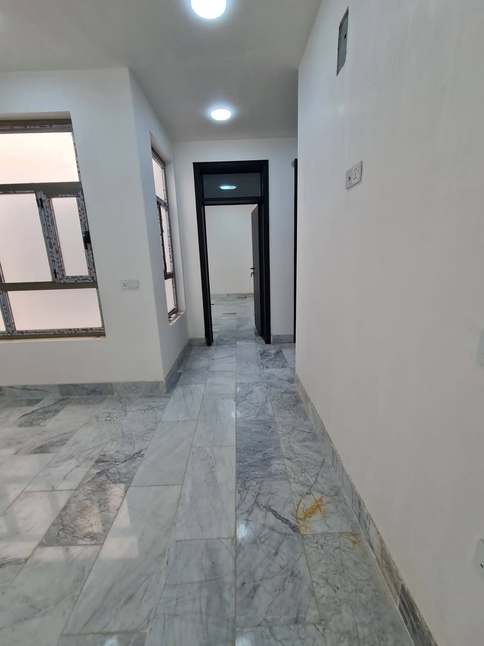 #للايجار.🪩🪩
#مشتمل_بيت_شقة_محلات🏠🏩🏡
#كهرباء_٢٤_ساعه.⚡️⚡️⚡️
#جديد_غير مسكون سابقا 
#ماء_كهرباء_مجاري.
#خدمات مفصولة لكل وحدة سكنية 
#مدخل_منفصل_لكل_وحدة_سكنية.
قريب من الجامعات و المدارس 
#كاميرات_مراقبة.
#خطوط_نقل_في_المنطقة.
لمعرفة الاسعار الاتصال على الارقام في ادناه اتصال او واتس اب:
***********
***********
بابل مركز المدينة
