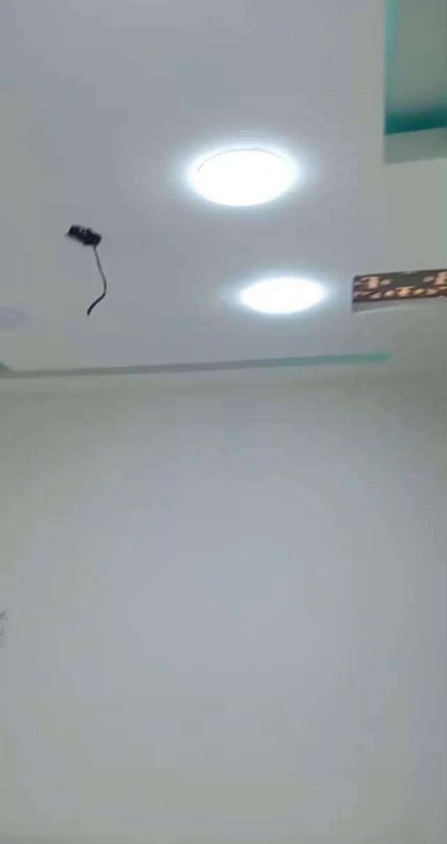 للبيع مشتمل 65م طابقين غرفتين نوم واستقبال ومطبخ منعزل مكانه بغداد  الراشدية شارع المراسمه بفرع ابوجلال
التواصل ***********
