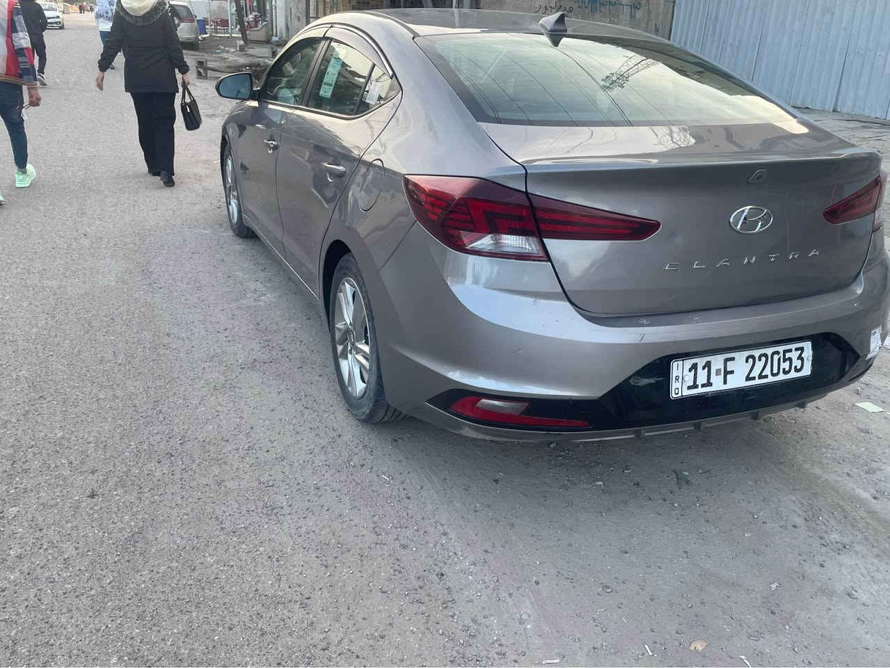 السلام عليكم 
الانترا امريكي موديل 2020 
حادث تبديل قطعتين جاملغ و باب عكس السايق 
و صبغ بنيد و باب خلفي عكس السايق كلير فقط 

ايرباك سليم بدون لغد ولا شواصي 
ماشية 70 ميل و قابل للزيادة 
مواصفات السيارة 
مكينة 2000 كير AT 
رادار امامي و جانبي 
تحديد مسار 
كروز سرعة 
2 وضيعات قياده نورمال و سبورت 
مانع انزلاق 
شاشة كبيره بلادي وكار بلي 
تبريد شاشة 
كهربائيات شغاله ما بيه نقص 
تحكم ستيرن جيهتين 
سيارة كامله و ما بيه نقص الحمد الله
بسمي السيارة  
السعر 130 و بيه مجال بسيط 
العنوان بغداد الزعفرانية 
*********** بغداد, العراق
