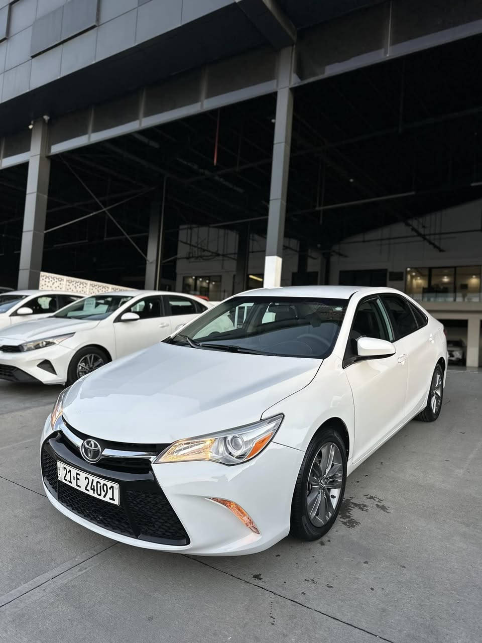 سلام عليكم اليدور نضيف وجديد وحادث خفيف كامري 2016 SE حادثها جاملغ وباب وشبر بلبنيد صبغ بدون دواخل بشرط سياره جديده ماشيه ٦٠ الف كشن كهربائي جلد شاشه كامره ويلات بلادي سياره دنيار مابيها مصرف ارقام سنويه جديده ب اسمي راسن احولك مكان السياره السليمانيه السعر 157 وبي مجال بسيط ***********
