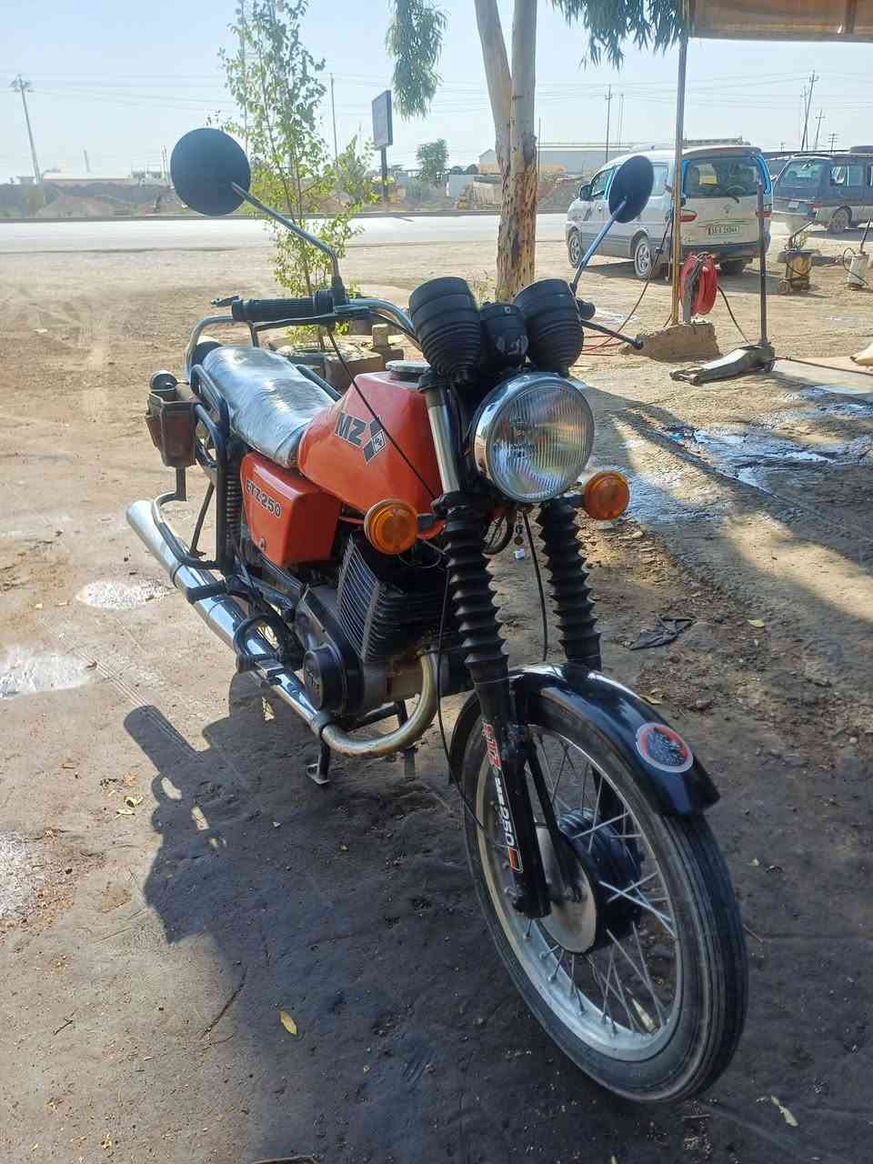 سلام عليكم دراجه mz 82 للبيع بدون لحيم بل خشم وجوة الكشن كهربائية كامله مكاني ديالى بعقوبه للستفسار *********** الموشراي لا يخابرني

