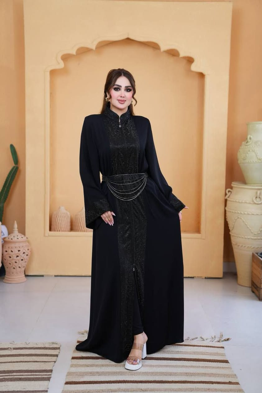 💫 عباءة صنع امارتي القماش حرير الأصلي💯
💫 سحابة من الامام تتڪون من 2️⃣ قطعتين :- 
💫💫💫 عباءة + حزام 
💫💫 الوزن :- من وزن 60 الى وزن120
🎨🎨🎨 الألوان :- حسب الصور الموجودة 
💰💰💰 السعر الحالي :- 45  الف دينار فقط 
💌 للحجز والاستفسار التواصل على الخاص


**إذا كنت صاحب هذا الإعلان وتريد حذفه لأي سبب، رجاءا أرسل رسالة إلى الدعم الفني**