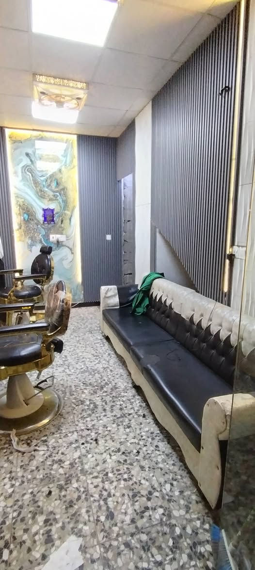 السلام عليكم
بخصوص المحل مو للإيجار
بس الأغراض للبيع كلهن بيعه وحده
رايدهن ب مليونين وبيهن مجال بسيط

للإستفسار
***********
