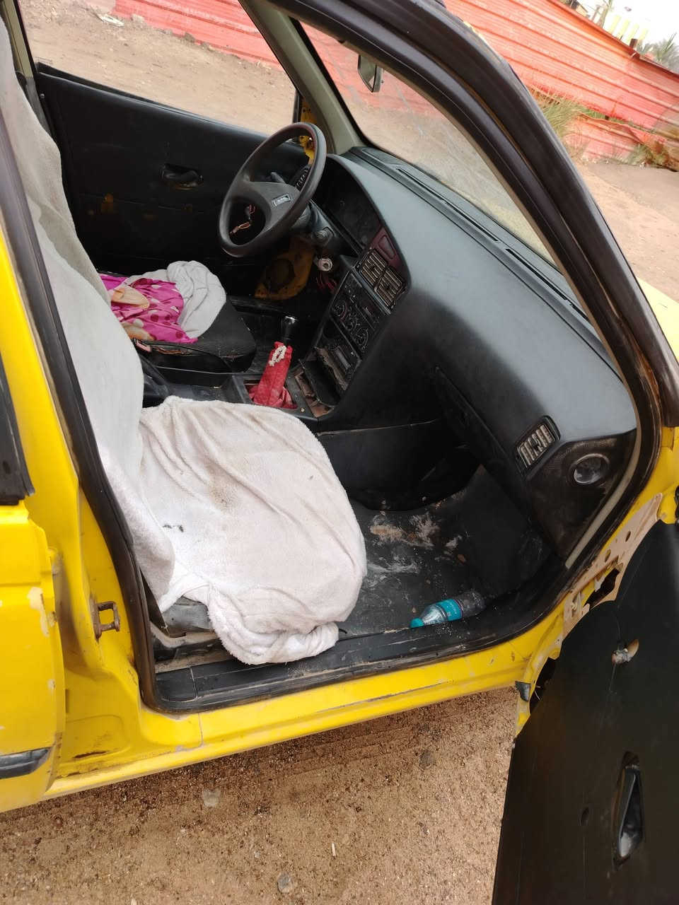 بيجو روعه سياره سعره 10وبيهه مجال ابو وكالي يمي مكيني وكير بلديه ما بيهن اي شي حدادي حلوه مكان البصره قضاء المدينه وشريه تصل عل رقم *********** 
مكلف بل نشر
