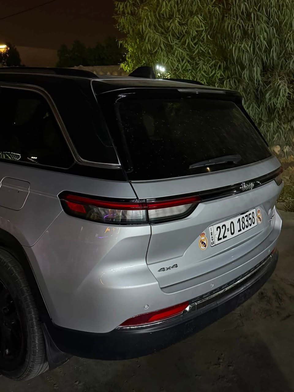 السلام عليكم
جيب فئة لمتد الشكل الجديد

موديل 2023

حجم المحرك V6 3.6L 

مااشيه 80.000 kl كيلو 

رقم اربيل باسمي 

مفتاح التشغيل بصمة 

تشغيل عن بعد 

فتحه سقف بنوراما 

فتح الصندوق كهرباء 

 دفع رباعي 4WD

اريل نفكيتر 

رادار امامي جانبي 

حساس خلفي امامي 

مانع تصادم

 تحديد المسار

نظام الرؤية الليلية

لايت زينون + LED 

بك لايت LED 

ويل كب 18

4 دسك

حساسات ضغط الاطارات 

اشارة في المرايا الجانبية 

النقطة العمياء

كير ماوس 

هاند بريك كهرباء 

شاشة Apple Car play 

كاميرا خلفيه

ناره الداخلية LED 

مقود جلد  ومخمل 

شفتات مقود 

مثبت السرعة Cruise 

المودات والاوامر الصوتية 

تتسع المقصورة ل 5 ركاب

المقعدالامامية كهرباء 

خزن ميموري الكراسي

تدفئة المقاعد

قطعتين تبريد 

نظام مانع الانزلاق  

حاملات الأكواب 

 

تدفئه بالستيرن

اشاير بلمري 

 لحادث موضح تبديل جاملغ وتصليح وصبغ لبنيد 

داخل كله سليم حته الايرباك وشاصي كفاله 

سعر 27.500  بيهه مجال بسيط 
واذا مراوس بكيا بنكو 
مستعجل لاسباب عمل 

مكان سياره بغداد قرب اللعاب السيديه 

***********
