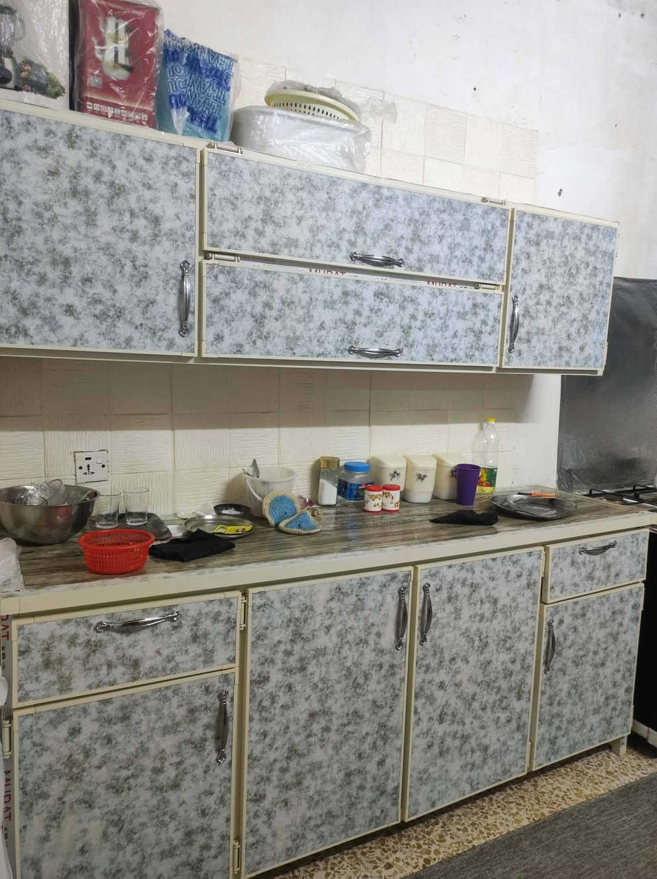 قنفات  250
ميز وطبلات 60
كاونتر مطبخ  250 بي مجال
فرش استقبال ب 90 فرش هول ب20
مكان بنج حساورك


**إذا كنت صاحب هذا الإعلان وتريد حذفه لأي سبب، رجاءا أرسل رسالة إلى الدعم الفني**