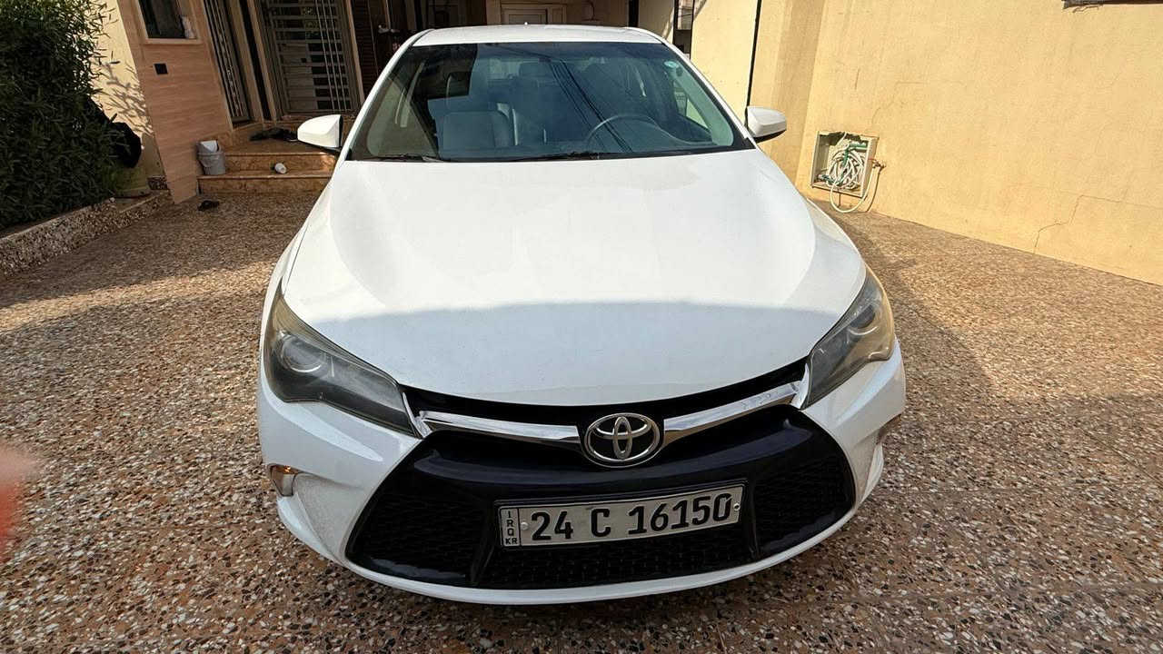 السلام عليكم اخوتي كامري للبيع وارد امريكي موديل 2017 سياره بدون ضرر بدون صبغ رقم دهوك تحويل ثاني يوم سياره باسمي مواصفات se  ماشيه 300 الف سياره نضيفه مال بيت 
شراي يتصل سعر 186 وبيه مجال بسيط *********** بيه واتساب
