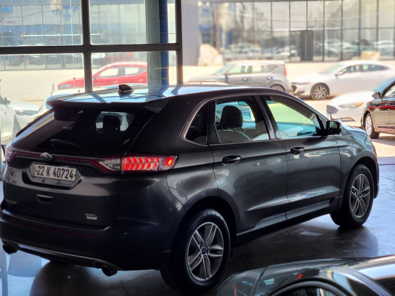 Ford Edge 2016 SEL
۱ پارچە سبوخە لەگەل دوو بست بۆنیت بێ ژۆرێی بێ ئایرباگ
فوله باس سلاید نیە
شاشە ۳ 
گێر لە سوکان تاحەکم ستێرن 
کوشین هیتەر و جلد و کارابە 
کوشین پشتەوا هیتەر 
سندوق شەفت و کارابا
بەسمە ٥
فولە
نرخی ۱۱٥$ 
***********
