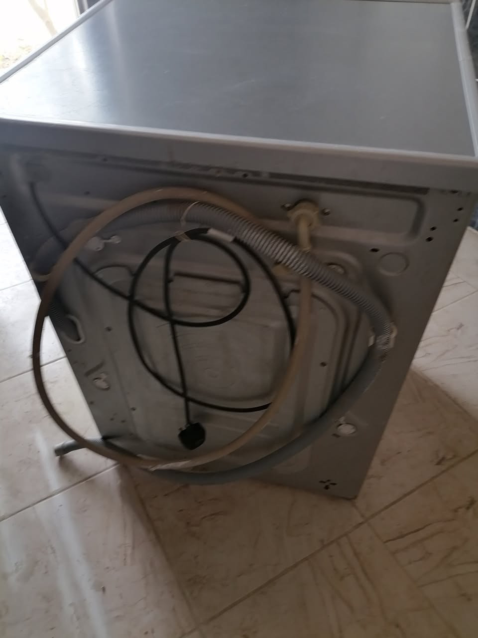 سلام عليكم غسالة للبيع ال جي ٨ كيلو شرط الشغل بدون عيب بلاديه بدون تصليح السعر ٢٠٠ وبيها مجال الشراي يتصل ويدلل***********
