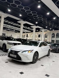 ES300 هايبريد • ٢٠٢٥ • وارد امريكي