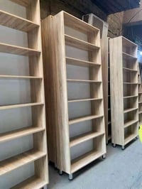 فاترينه  العرض ٨٠ الرتفاع ٢٥٠ العمق ٢٠  سعر ٦٠ الف قفل  شغل  براغي ضهر...