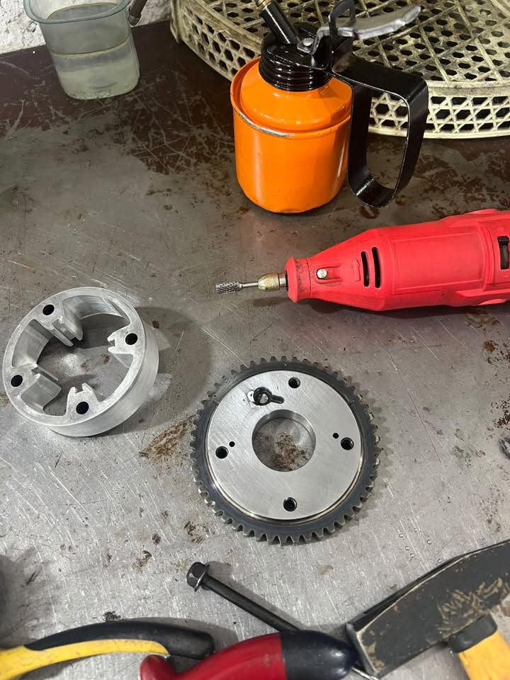 من ورشة الاخوين
تصليح وفحص السيارات بالكومبيوتر 

تجفيت تخم رواجز VVT لسياره جنسس 

عنوان كركوك حي صناعي جنوبي خلف محطة بنزين الشهيد 
📞 *********** &  *********** 
بأدارة اسطه اورهان و اسطه محمد
