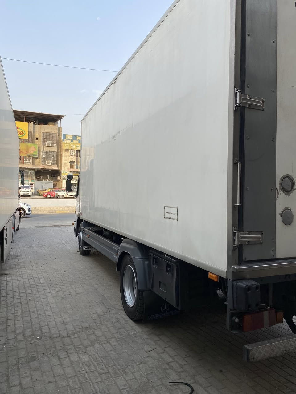 السلام عليكم اتيكو براد موديل 2005  6 سلندر 8 برغي مجموعة اكتروز  سياره خير من الله من ناقصه ايشي رقم موبايل ***********
