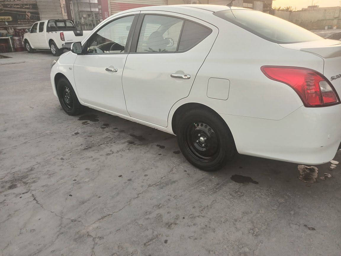 نيسان سني 23 بيهه طخات 2 زغار تخم تاير برجستوت تغليف حراراي ارظيه وكشنات ماشيه 45 رقم اربيل دولي وكاله بسمي شاشه وكامره سياره جاهزه من كلشي السعر 115  وبيهه مجال قليل *********** مكاني بصره
