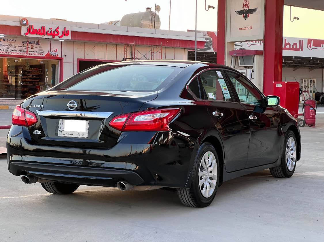 ‏NISSAN ALTIMA
موديل 2017 لون اسود 
للبيع فقط بدون مراوس بدون اقساط 
حجم محرك (2500) 4 سلندر 
كير محرك شرط مامفتوح
رقم شاصي ( in4al3apxhn348451 )
رقم كركوك مشروع وطني سنويه جديده

مواصفات سياره S معروفه
 فتح بيبان صندوق بصمه تشغيل بصمه تشغيل عن بعد داخل لونين بيجي +اسود شاشة جبيره كاميره خلفيه تحكمات ستيرن طرفين وباقي مواصفات معروفه...
سياره صدر أمامي خلفي جديد كهربائيات كل شغال تبريد شغال تخم تايرات جديد 

صبغ :- (3 قطع ) بوند+جاملغ سكن+باب سكن امامي بدون دواخل شرط 
سعر...(109$) وبي مجال بسيط 

رقم هاتف:.( *********** )
رقم هاتف:.( *********** )
عنوان:.كركوك 📍 كركوك, العراق
