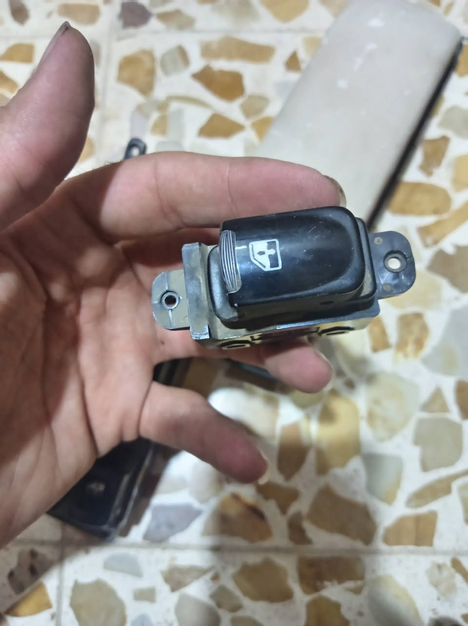 للبيع
غراض اكسنت 

***********
