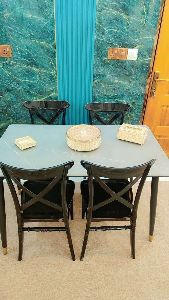 سيت طبلات بديل المرمر خماسي بلكارتونة 125 
ميز طعام مرمر بورسلين بلكراتونة 175 مع 4 كراسي ثقيل جداً
عنوان شارع فلسطين تقاطع الصخرة 
***********
موجود توصيل
