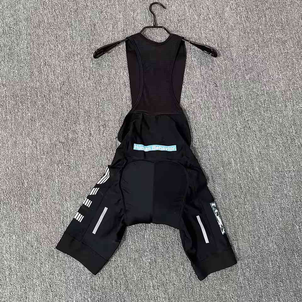 السلام عليكم متوفر✅
دريس ماركه تريك / قياس XXL
شورت تعلاكه ماركه TKO / قياس XXL 

خدمه التوصيل الى جميع المحافظات🚚
واتساب ***********📲
