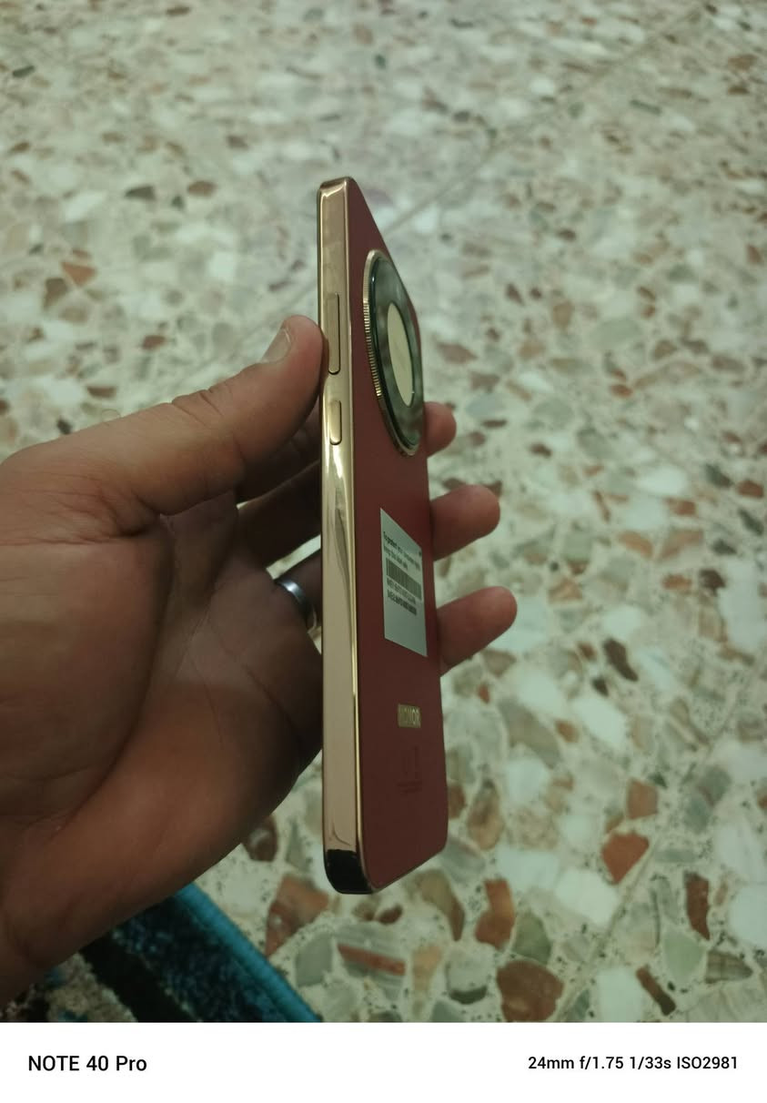 سلام عليكم جهاز هونر HONOR X9d جهاز جديد مستعمل ١٠ايام ذاكر 256 عشوائيه12  حجم بطارية8300 السعر ٤٧٥ الف بي مجال بسيط عنوان بغداد الاستفسار ***********
