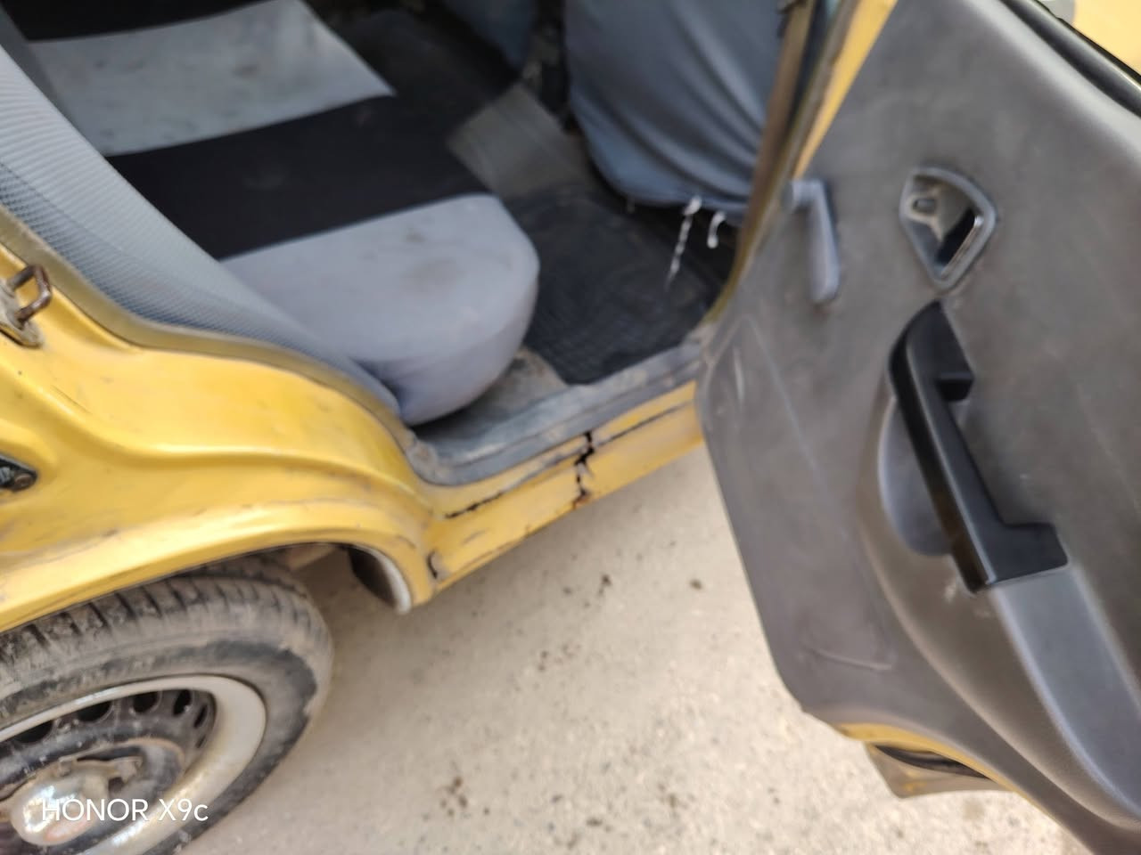 سايبا موديل 2009كاربون بيها سنويه ماساقطه 2027بنهايةشهرال6تنتهي غرامات صفر هيئة125 مشروع وطني صاحبها الشرعي  بالموصل شرط الوكالة والتحويل مكينه نضيفه الكير رابع يفلت  السعر 17وبيها مجال بسيط مو شراي لايتعبني الرقم*********** بي واتساب الكورك
*********** العنوان موصل حي الكرامه
