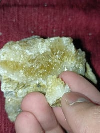 (للبيع)  حجر خام طبيعي راسلني خاص واتساب رقمي 07867892120