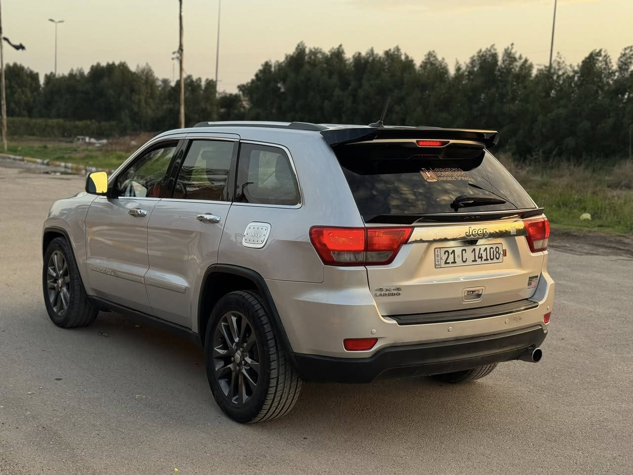 جيب لاريدو 2011 للبيع
وارد امريكي داخله كلين بلعراق بيهة صبغ قطعتين بدون دواخل بدون ايرباك ماشيه 140 جديده السياره 
محرك 6 سلندر كير مكينه صدر على وضع الشركه 
مواصفات معروفه 
رقم سليمانيه شرط التحويل 
مكاني بغداد 
السعر :- 142 وبي مجال 
للاستفسار :- ***********
