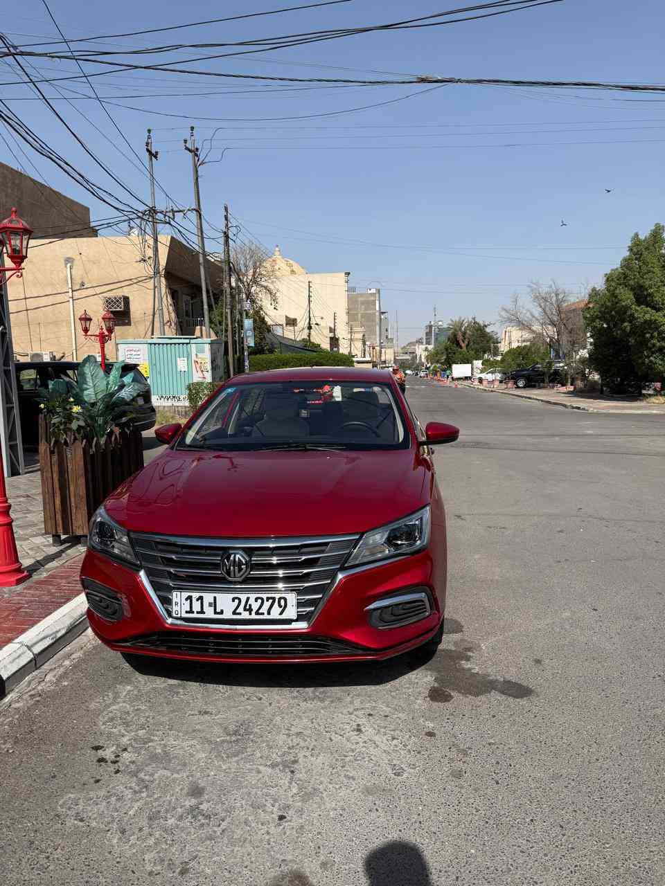 اللون الاحمر دم الغزال  MG5 موديل2024  ضمان5 سنوات ( محرك وكير و كهربائيات)
المحرك 1500 تنفس طبيعي
كير اوتماتيك
شاشة ابل كار بلي واندرويد
تحكم ستيرن جهتين
مثبت سرعة
ايرباك عدد 2
اشاير بالمري

حساس اطارات
ماشية 27k 
وباقي المواصفات المعروفة
التواصل ***********
متوفر واتساب + اتصال
السعر 15,500 قابل للتفاوض للشراي فقط
السيارة نظيفه 
بدون كسران بحلال غيّرك رجاءا
