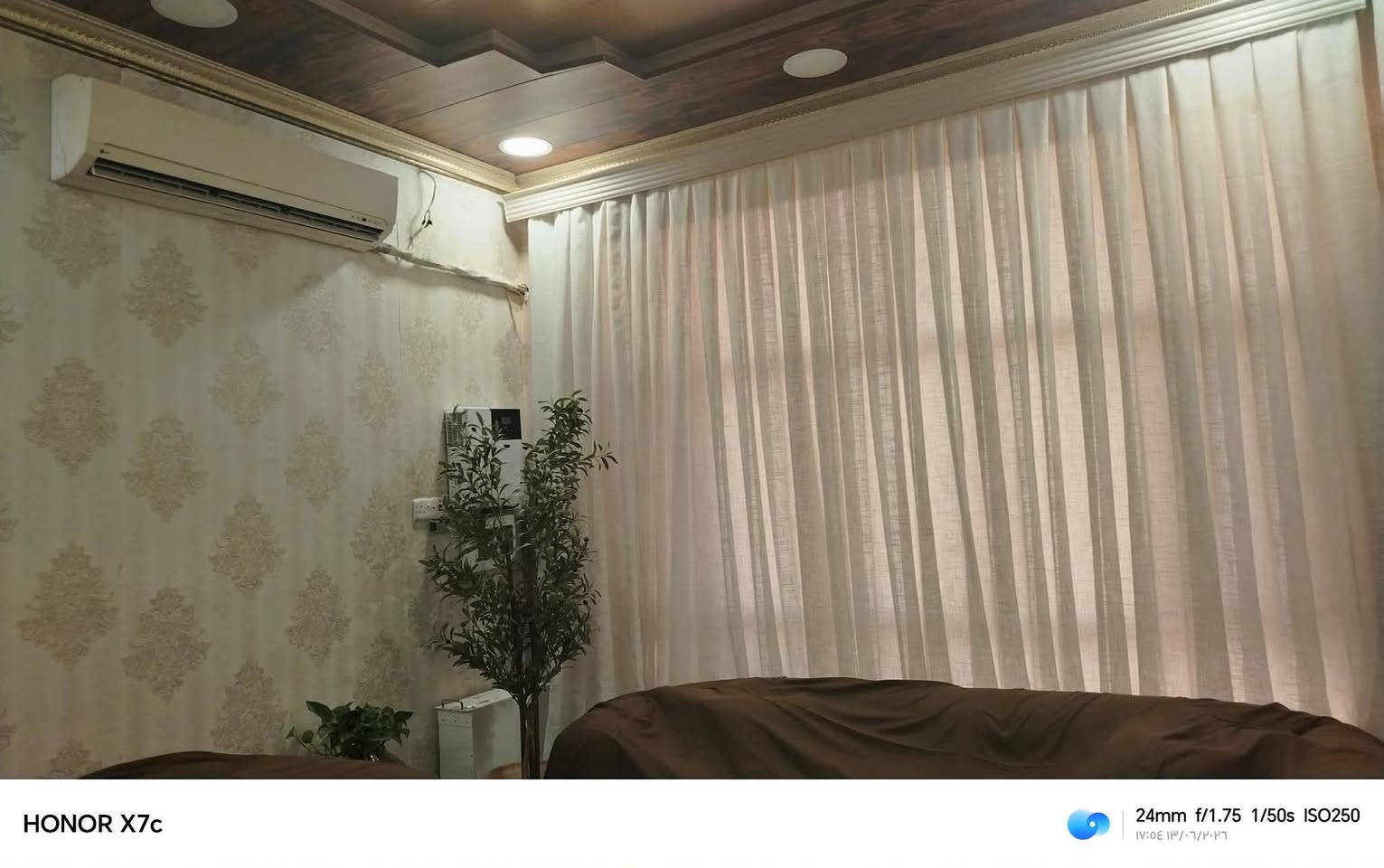 عاجل عاجل مشتمل للبيع مستعجل حي القدس موقع حلو قاطين المساحة ١٠٠ متر اتصال ***********
