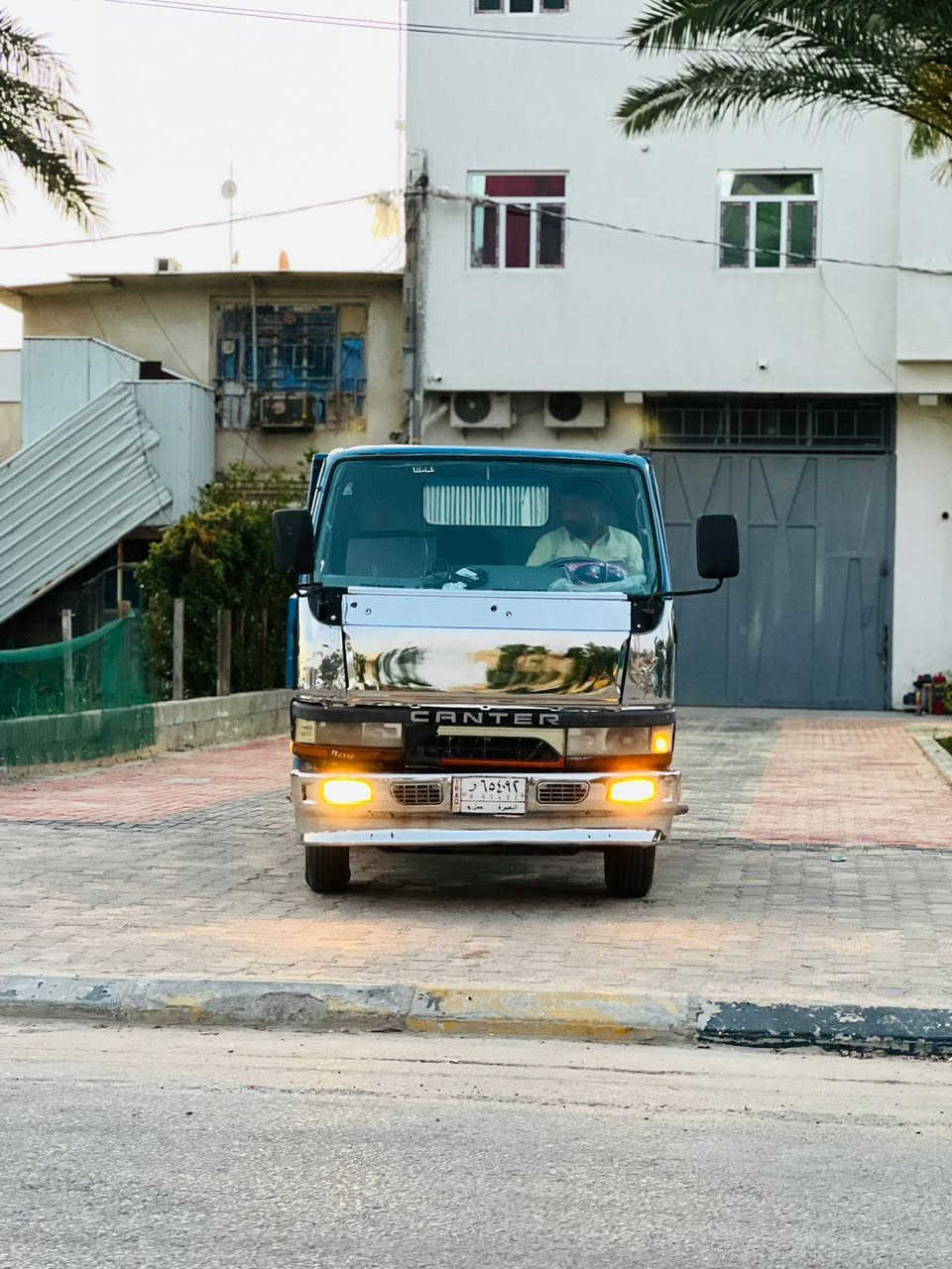 كنتر بزون فحل موديل 1997 سنويه لل 28 محرك جير كفاله شاصي كفاله تخم تاير جديد دواخل السياره نظيفه سياره احلى من الصوره مكان السياره كربلاء السعر 130 ورقه وبيها مجال ***********
