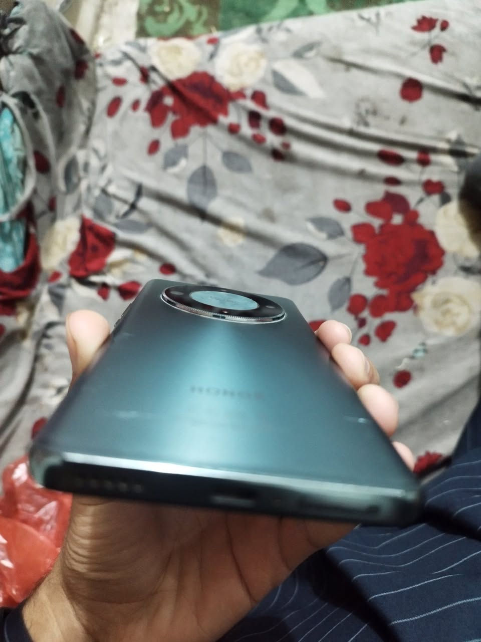 هونر x9b للبيع ذاكره 256وبطاريه 5500 الموبايل خير من الله بس بيه فطر بالشاشه مايأثر عاللمس نهائيا السعر 180 الف مكاني بغداد للاستفسار الاتصال على الرقم ***********
