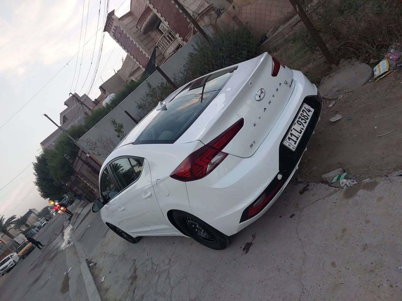 🌸النترا لمتددELANTRA1 فول امريكي
حادثها بدون ايرباك بدون دواخل 
طخه بسيطه بلجنطه او طخه بل باب الوره السايق معدل بارد

🌸مواصفات لمتد يعني فول عدا الفتحه 

🌸السعر 140$ اوبيها مجال 

🌸بصمة  + بصمة أبواب بصمة صندوق + ترحيب

🌸رادارات جانبيه وخلفي وامامي (تحديد المسار)

🌸نقطة عمياء +اشاير بالمرآه الجانبيه

🌸قيادة ذاتية + قيادة ثلاث وضعيات 

🌸لدات لايت أمامي لايت امامي 4 عدسات زنون 

🌸بك لايت ليد

🌸فول تحكم جهتين استيرن 

🌸دشبول ملون شاشة اعطال ملونه

🌸كشنات كهرباء + جلد + تدفئه كشنات امامي وخلفي

🌸صندوق ذكي

🌸 تحديد مسار 

🌸اشاير مري مانع انزلاق 

🌸ترحيب عند الاقتراب أضواء

🌸شحن وايرليس لاسلكلي للموبايل

🌸شاشة كبيرة  8 انج + GPS+ بوصله + كامره خلفية دواره

🌸منضومة تبريد جديده 

🌸محرك 2000. دوووش المرغوب

🌸السياره بأسمي رقم بغداد 

🌸سستم صوت 9 سماعات دمام امامي خلفي  

🌸وباقي المواصفات معروفه 

🌸 مكان السيارة بغداد الغزالية  

🌸***********

🌸***********
