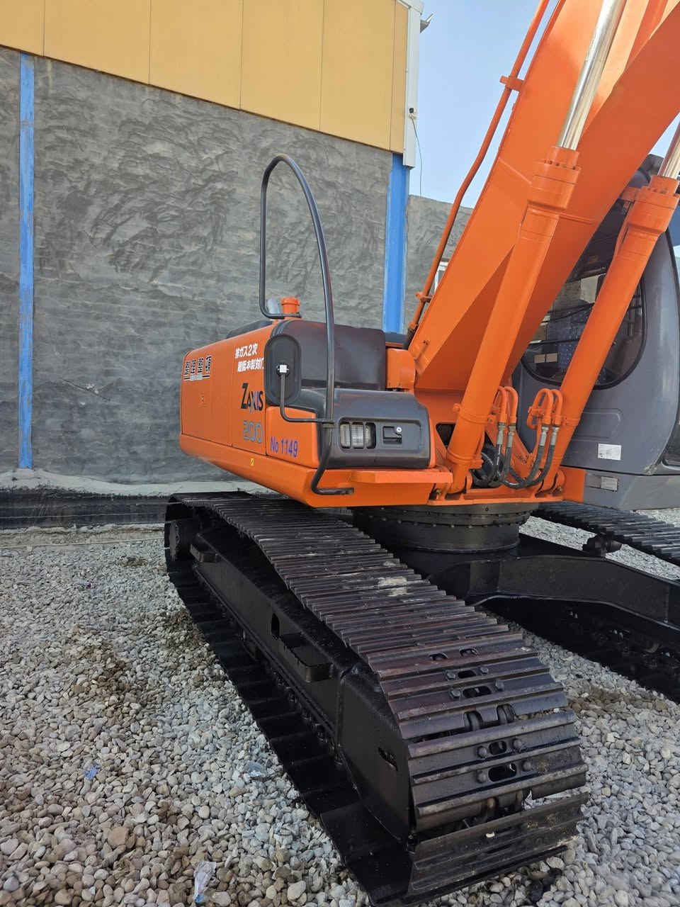 ياالله .السلام عليكم   للبيع حفاره هيتاشي. ZAXIS-200
#موديل 2001
 اصل مسجل بموديلهه رقم وسنويه بصره انكليزي سنويه ل2028
محرك ازوزه بمً ونوزل  مظخه كنترول حداديه  كهربائيات فول شرط تبريد ثلج مكينه جديده.المكان بابل_ الشوملي  للاستفسار الاتصال عل الرقم***********📞
📞***********

