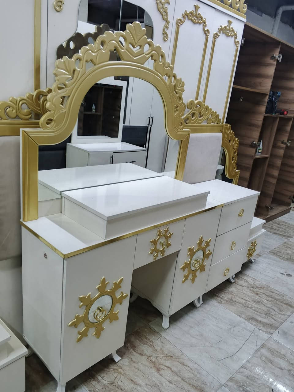 غرفه نوم 7 قطع كلش نضيف
 شراي يجي خاص عنوان كركوك


**إذا كنت صاحب هذا الإعلان وتريد حذفه لأي سبب، رجاءا أرسل رسالة إلى الدعم الفني**