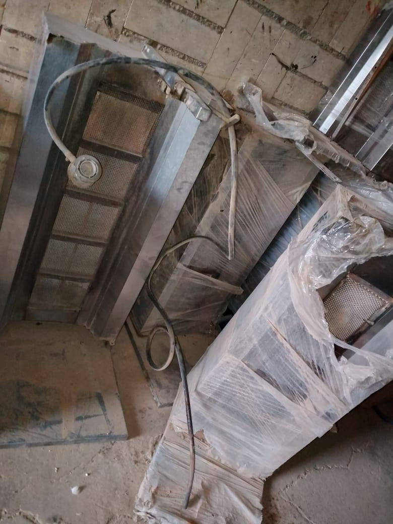 السلام عليكم  شوايات كص للبيع بعده جدد  🙂 3كبار وحده صغيره  
استفسار  تصل ع رقم ***********
