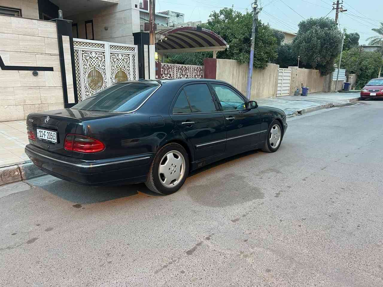 مارسذس ام عيون ٢٠٠١ مسجله ٢٠٠٠ فول افنكارد رقم نكليزي بسمي سياره جاهزه عله الاخيرويل ١٧ مكينه ٣٢٠ بيها قطعتين صبغ فقط السعر ١٢٨$ مكانها حي تونس ***********
