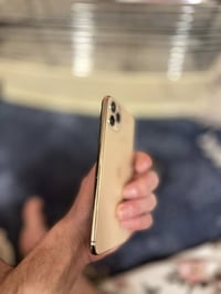 آيفون ١١ • ذاكرة ٦٤ • بطارية ٧٥