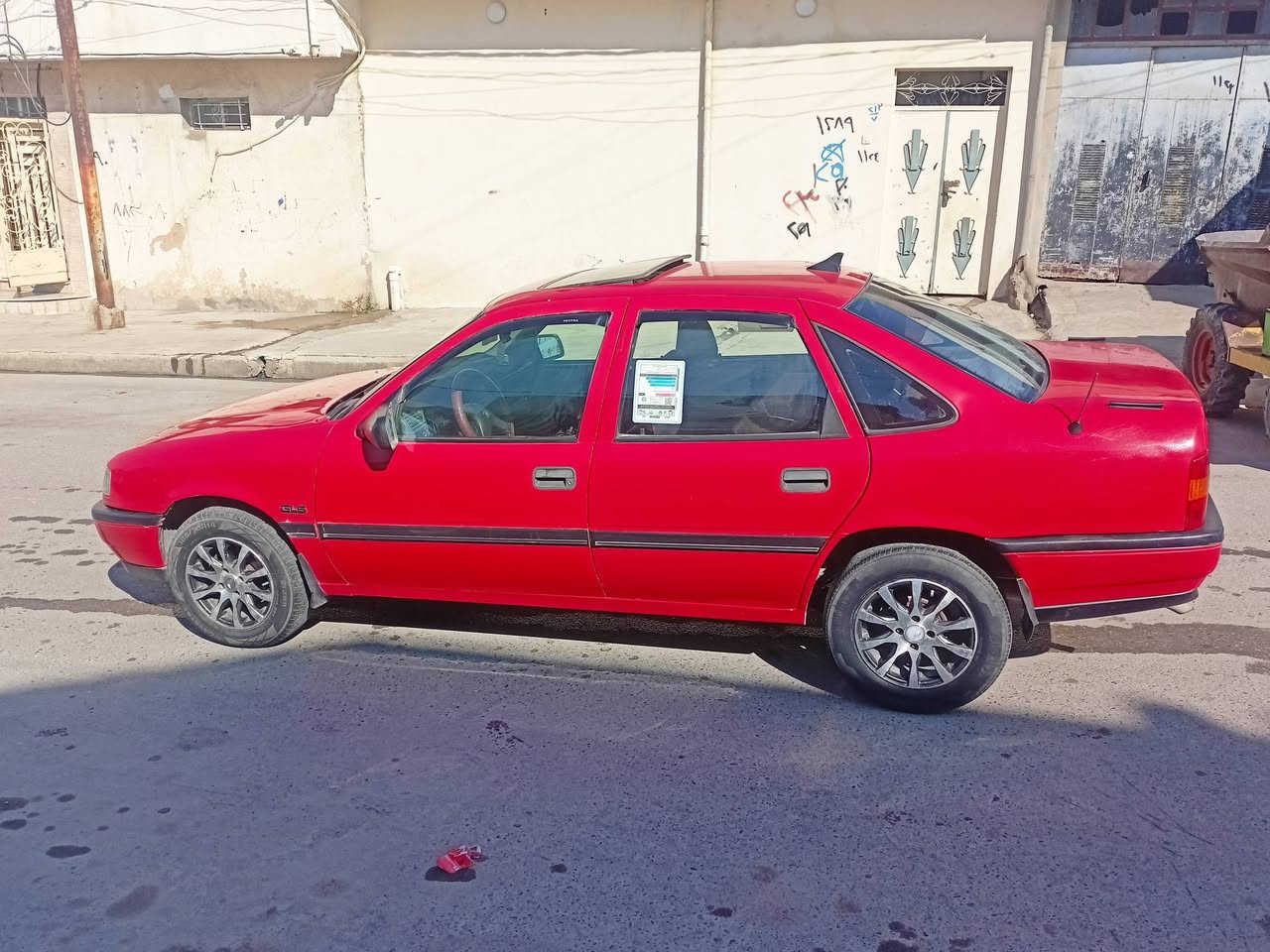 للبيع فكتره موديل 91 حجم 16 مصبوغه عام بلاه ضرر كير شرط مكينه شرط رقم جديد هزه جديد شرط التحويل شرط التحويل السعر 42 وبيها مجال قليل مكان السياره حي القاهرة ***********
