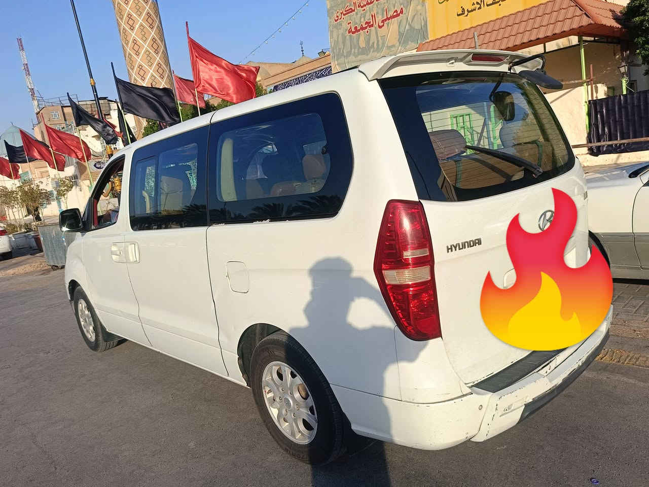 السلام عليكم للمراوس فقط ب 15 و فوك 
استاركس 9 مكفولة كفالة عامة كير جديد استوني شادة 2018 كيره لا تنقيص ولا تبخير امصفرة هية و غرامات مرور.
