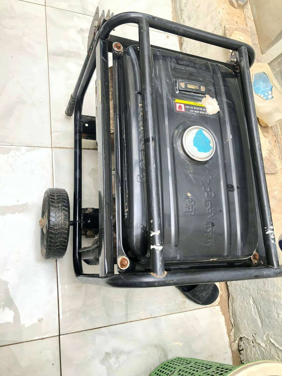 مولد ١٥ امبير 
تشتغل سلف وبكره وريمونت 
السعر ٢٠٠ قفل 
***********
