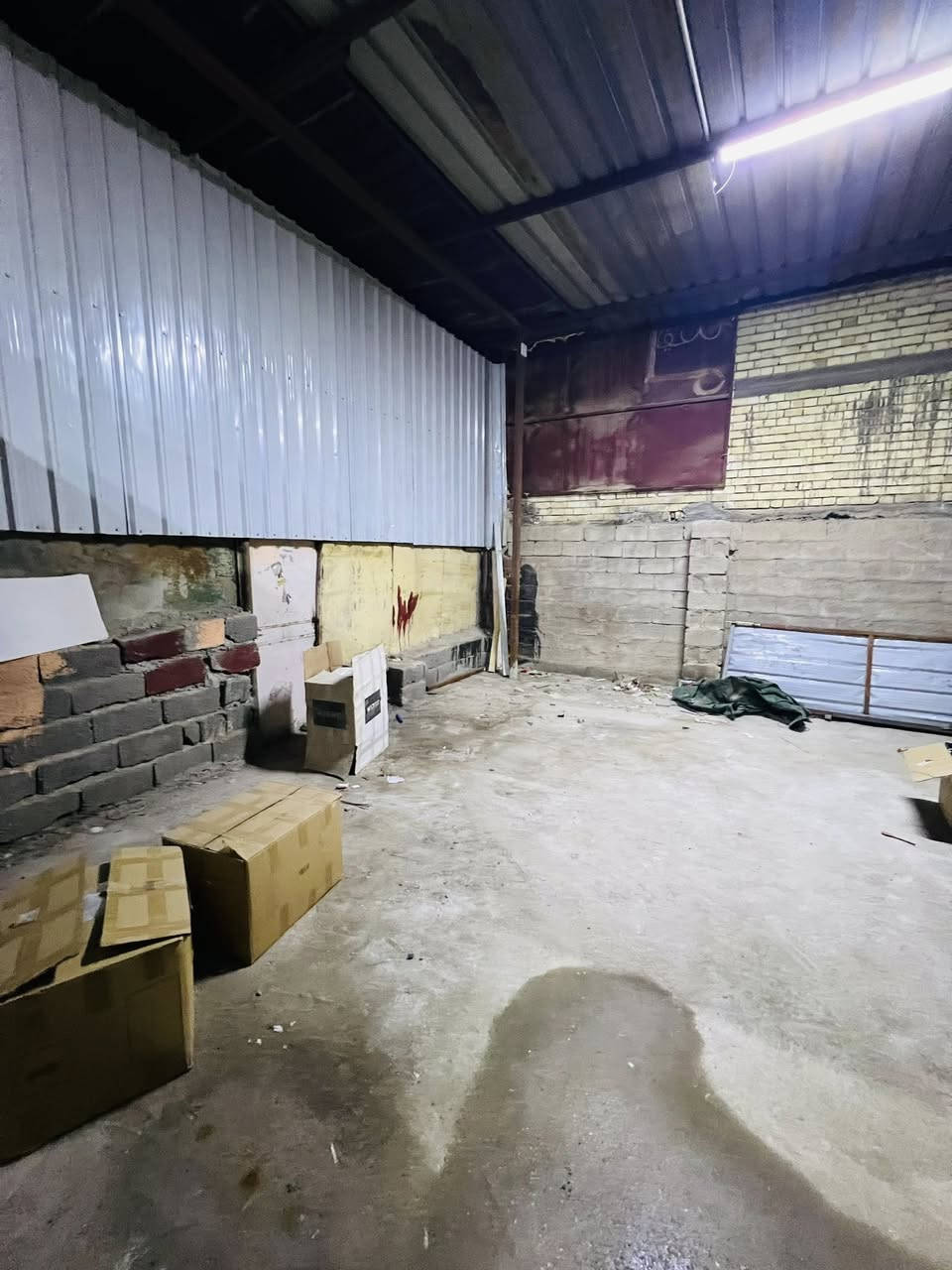 للإيجار مجمع اومخزن بمساحة كبيرة تجاري ع الشارع  ⬇️⬇️
تفاصيل حتوي على مخزنين 

ومكتب جاهز وصحيات 

موقع الشعب شارع الصحة  

*********** 

مكتب برج البنوك
