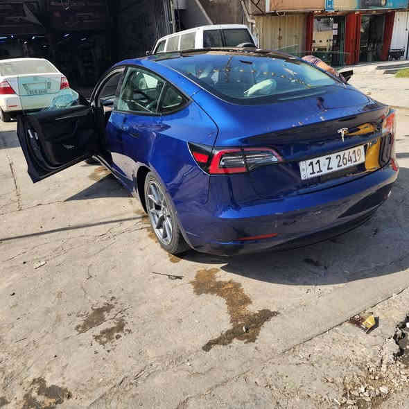 سلام عليكم تسلا مودل 3
تك مأطور سياره خير من الله جاهزه
السياره بيها تبديل بنيد فقط 
تخم تاير جديد 
تبريد شغال 
حادثه موضح بل صور 
بسمي تحويل ثاني يوم 
للإستفسار 
***********
