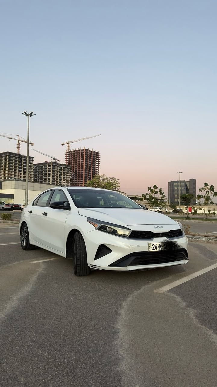 2022 LXS
تحكمات ستيرن 
اوتو ستوب 
قيادة ذاتية 
تحديد سرعة وتحديد مسار 
رادارات امامية وجانبية وخلفية 
مثبت سرعة 
مانع انزلاق 
3 انضمة قيادة
ضررها فقط دعامية 
مكانها دهوك 
***********
