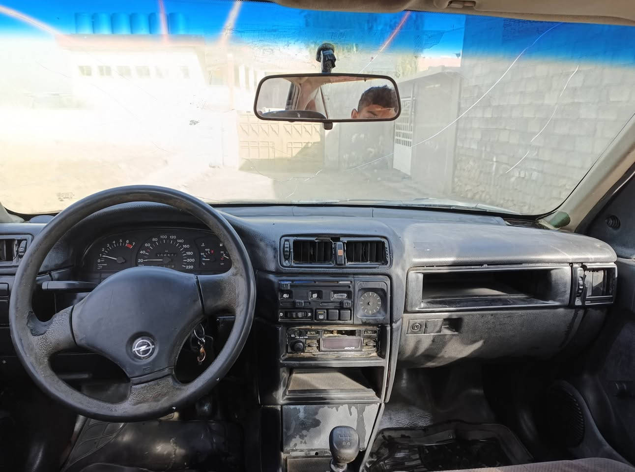 فكترا
حجم 16 موديل 92
كير ومحرك شرط 
سنويه عضم 
رقم الماني 
صبغ داير واحد 
السعر 35
رقم الموبايل 
***********
