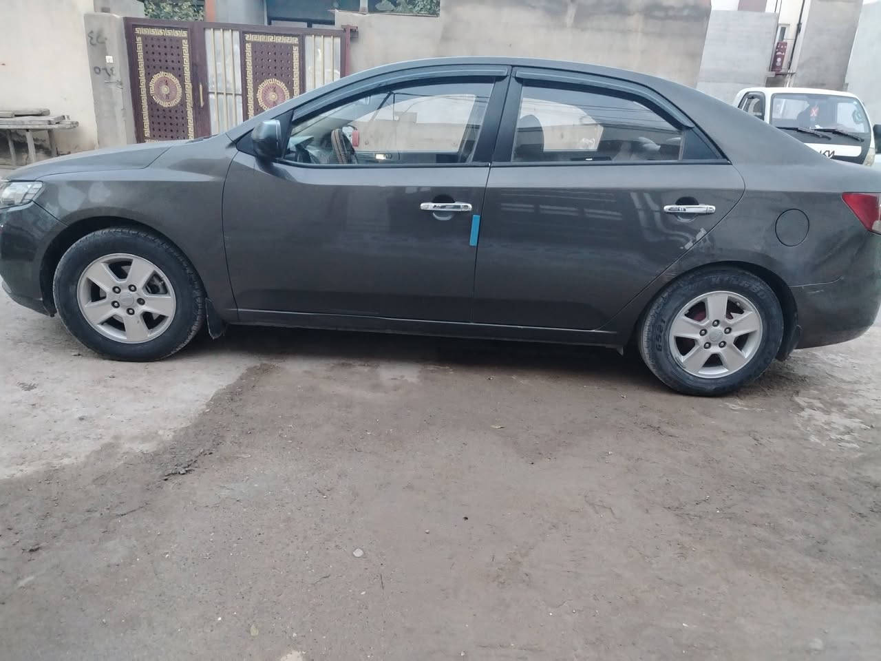 السلام عليكم
كيا سيراتو موديل ٢٠١٢ خليجي بدون ضربة وصبغ بيها سونار رقم سليمانية جديد تحويل مباشر
مكان السيارة ديالى بعقوبة تقاطع القدس
السعر ٩٠ وبيها مجال الاتصال على الرقم ***********
