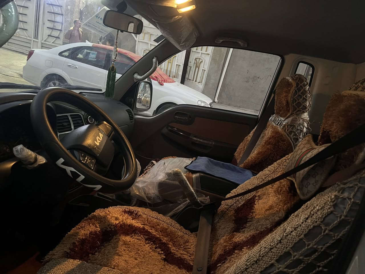 كيه حمل
السلام عليكم 

بعد الإذن من الادمن 

 عندي كيه عموشه باسمي تحويل مباشر موديل2024  مشروع وطني ماشيه 18  كما مبين في الصور قابل لزياده رقم  بغداد إنكليزي  مكفوله كفاله عامه تبريد تدفئة  كير اكسل محرك كله جديد سياره جديده  مكاني بغداد حي اور  ام الكبر والغزلان 

***********
