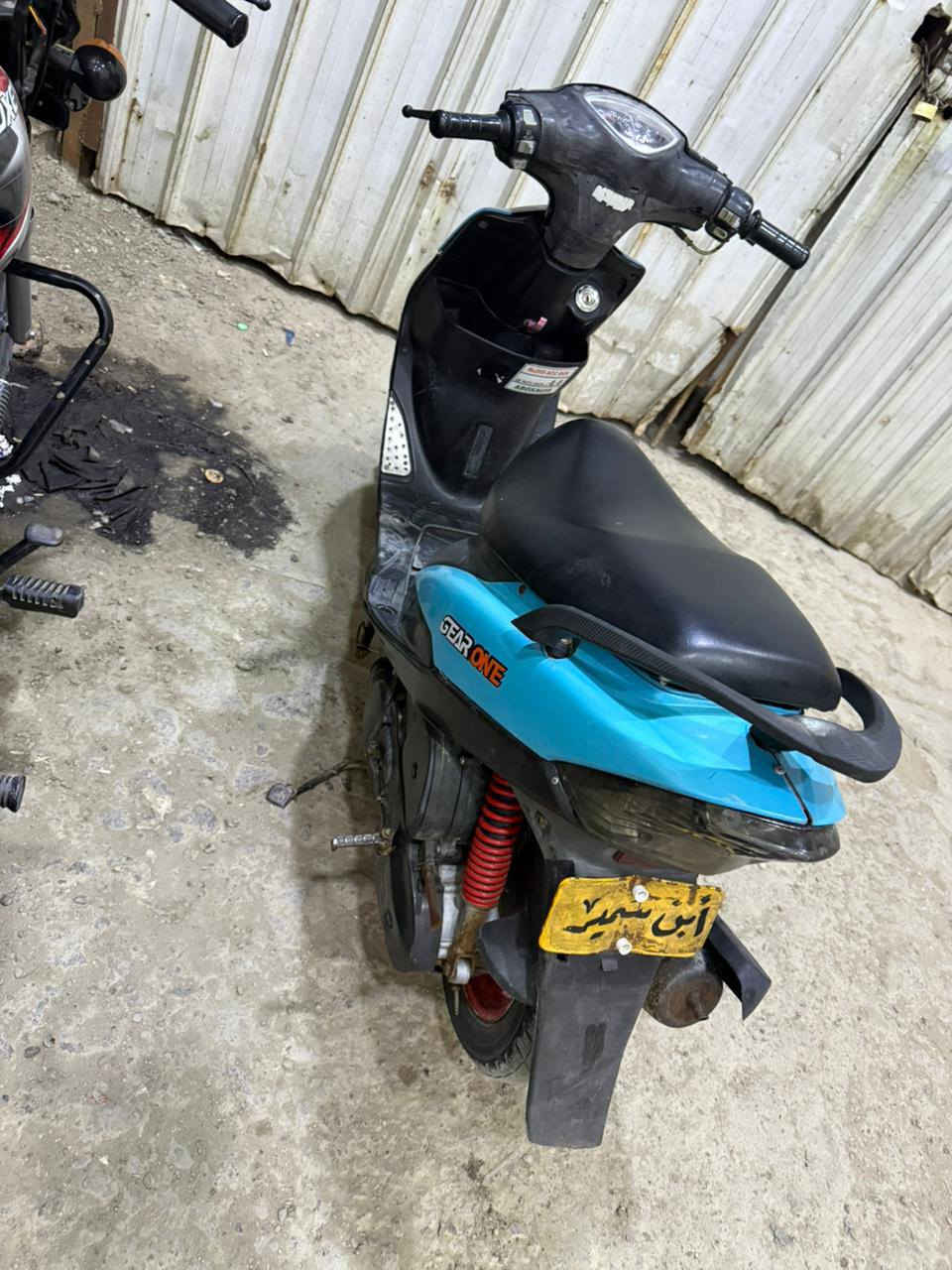 سلام عليكم دراجه ماكس نضيفه جدا
بوشه بلادي دراجه تخبل مجفته مره وحده تجفيت شركه 
سعر 450 وبيه مجال تواصل ***********
