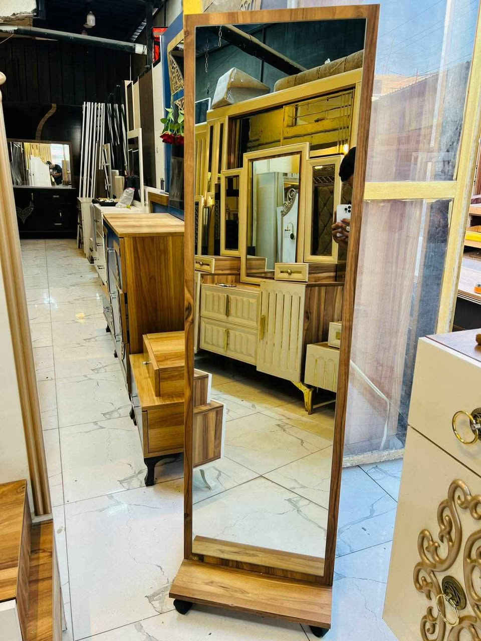 ‎غرفه نوم تركي عشر قطع ضخمه شغل ثقيل كلش للبيع‎ Singapore


**إذا كنت صاحب هذا الإعلان وتريد حذفه لأي سبب، رجاءا أرسل رسالة إلى الدعم الفني**