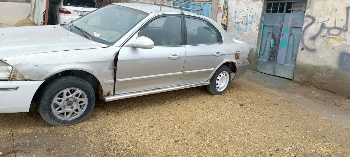 للبيع سياره تصقيط موديل 2000 رقم نجف بسمي سياره مكينه وكير مكفولات السعر ب 20 ورقه وبيه مجال رقم الهاتف *********** اخوان أنه مكلف بل مكان الناصريه
