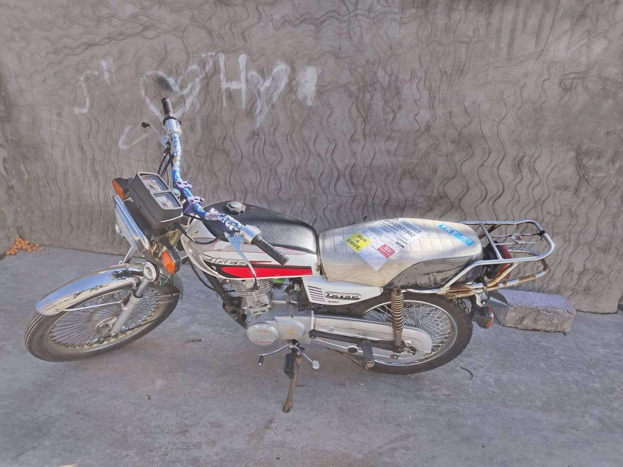 السلام عليكم ماطور  للبيع 19 محرك شرط ما مفتوح كهربائيات كلها شغاله السعر425 وبي مجال***********
